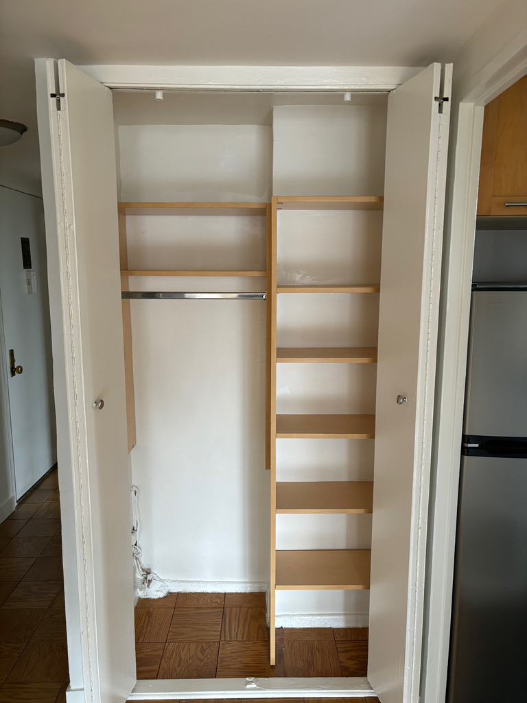 East 79th Street - Photo 18