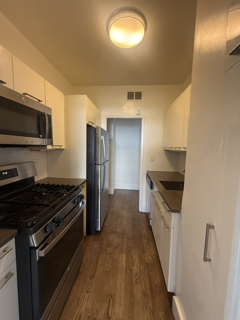 220 East 63rd Street - Photo 6