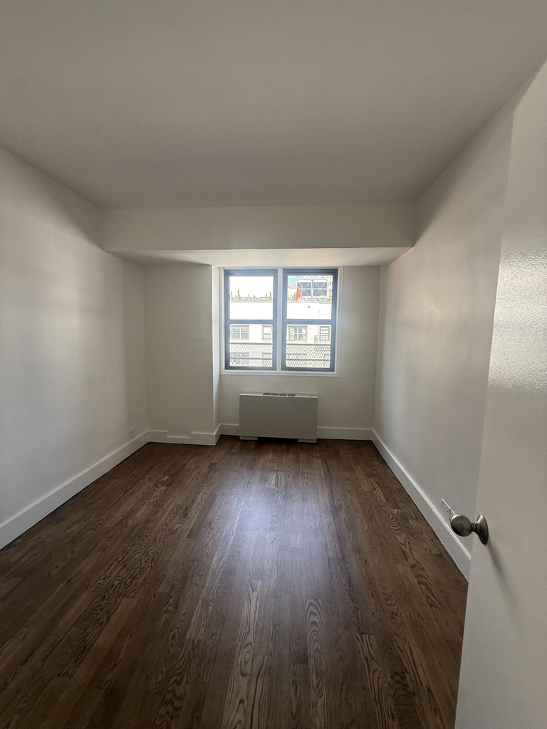 220 East 63rd Street - Photo 10