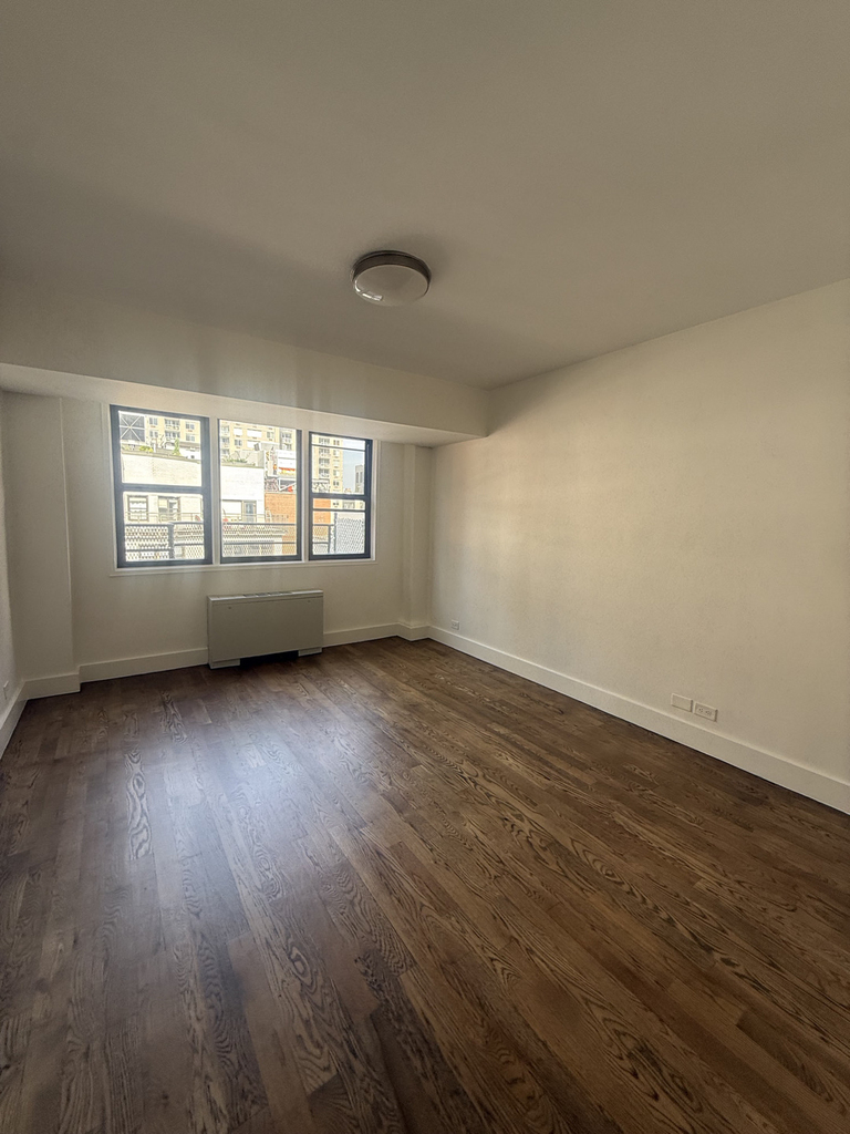 220 East 63rd Street - Photo 12