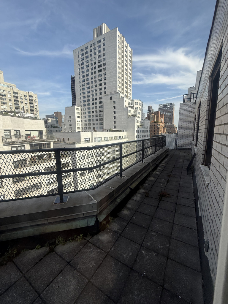 220 East 63rd Street - Photo 4