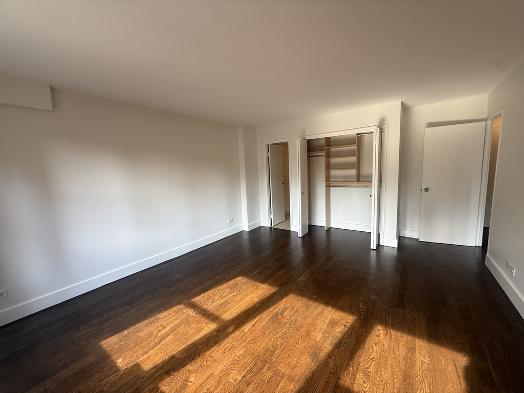 220 East 63rd Street - Photo 5