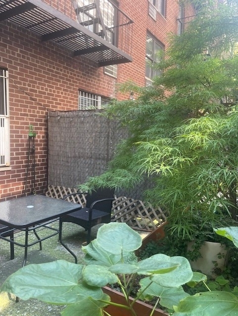 West 30th Street - Photo 18