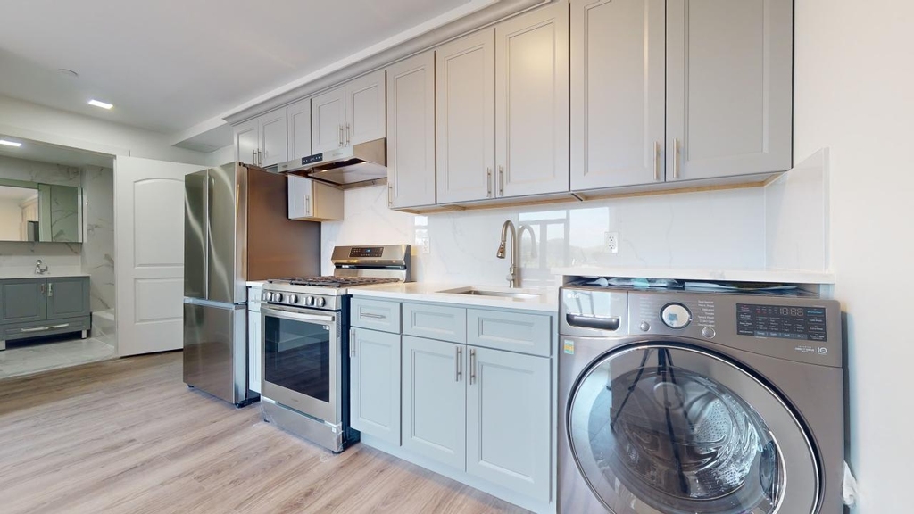 63-68 Austin Street - Photo 2