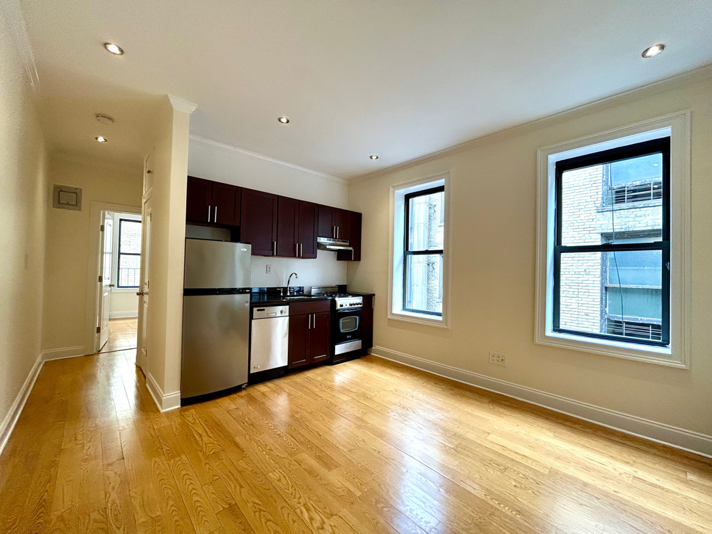 West 11th & 7th Ave - Photo 0