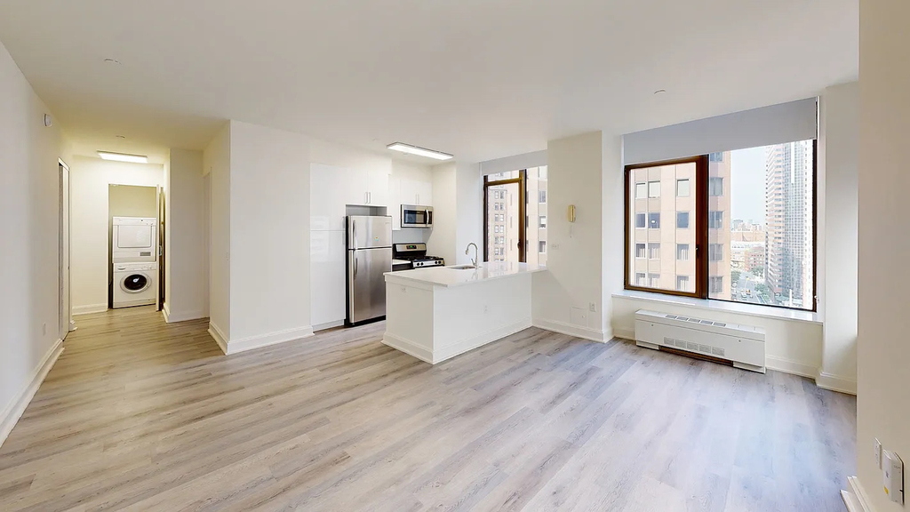 10 Hanover Square - Photo 2