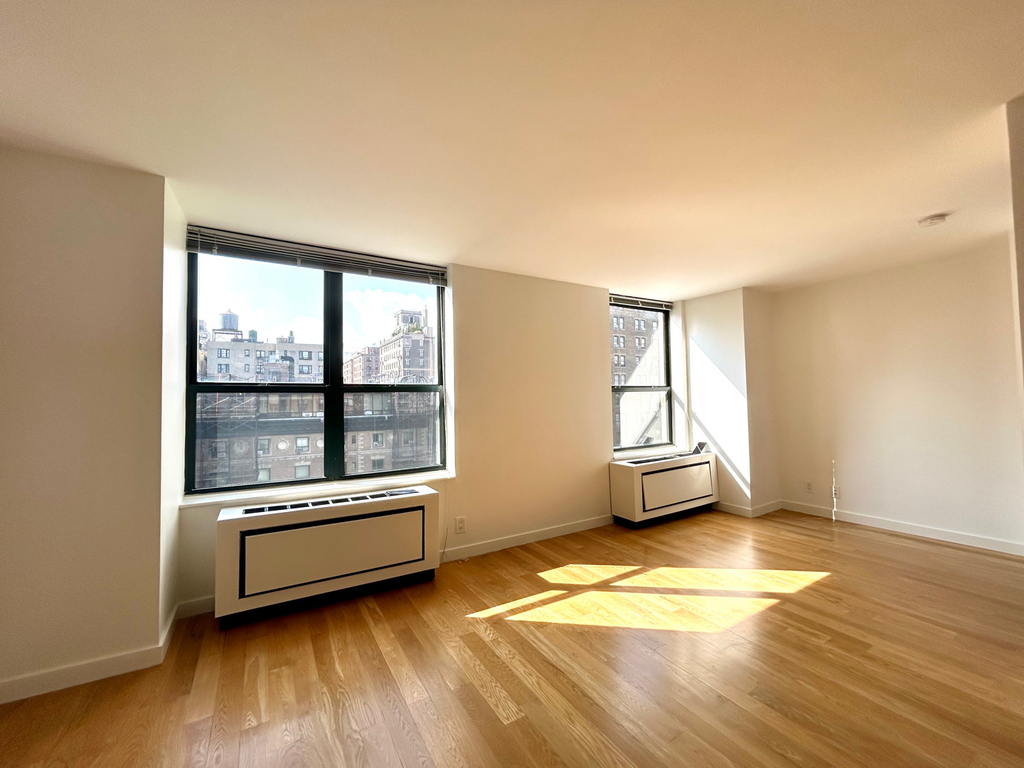 87th & Broadway - Photo 5