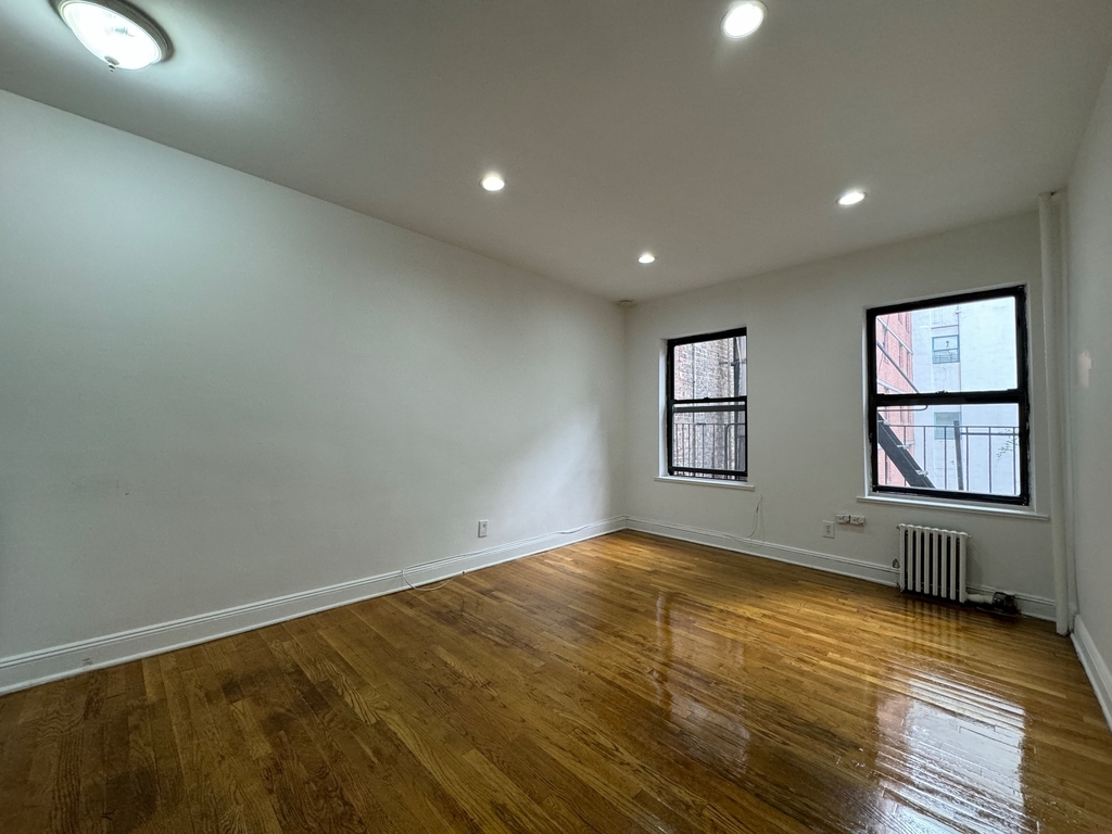 94 3rd Avenue - Photo 0
