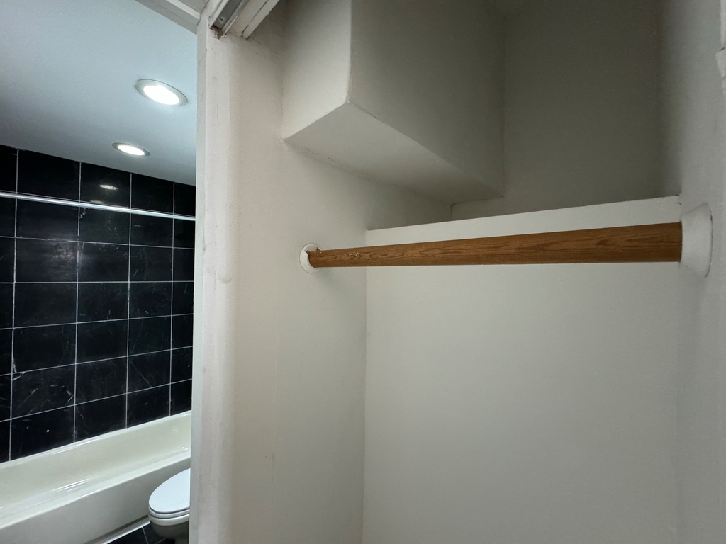 94 3rd Avenue - Photo 4