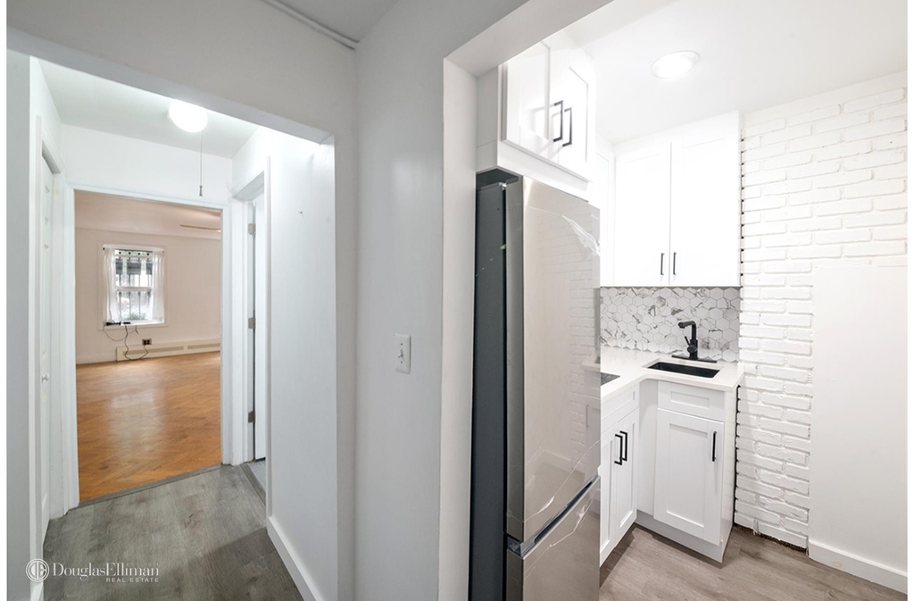 840 Herkimer St - Photo 2