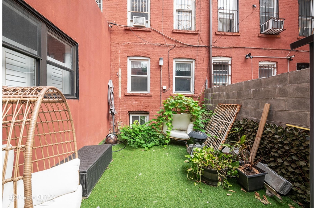 840 Herkimer St - Photo 5