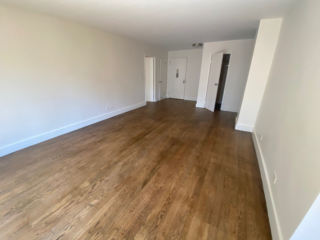  East 63rd Street - Photo 4