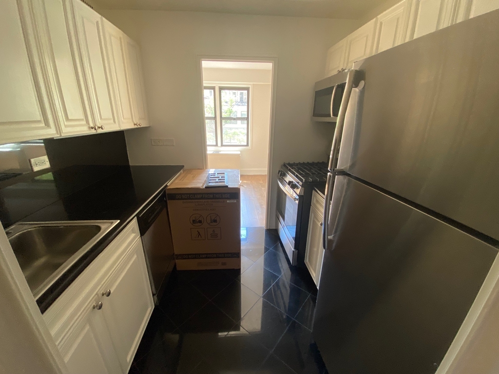  East 63rd Street - Photo 6