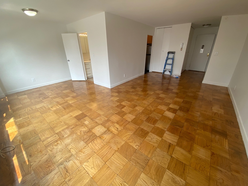 East 36th Street - Photo 2