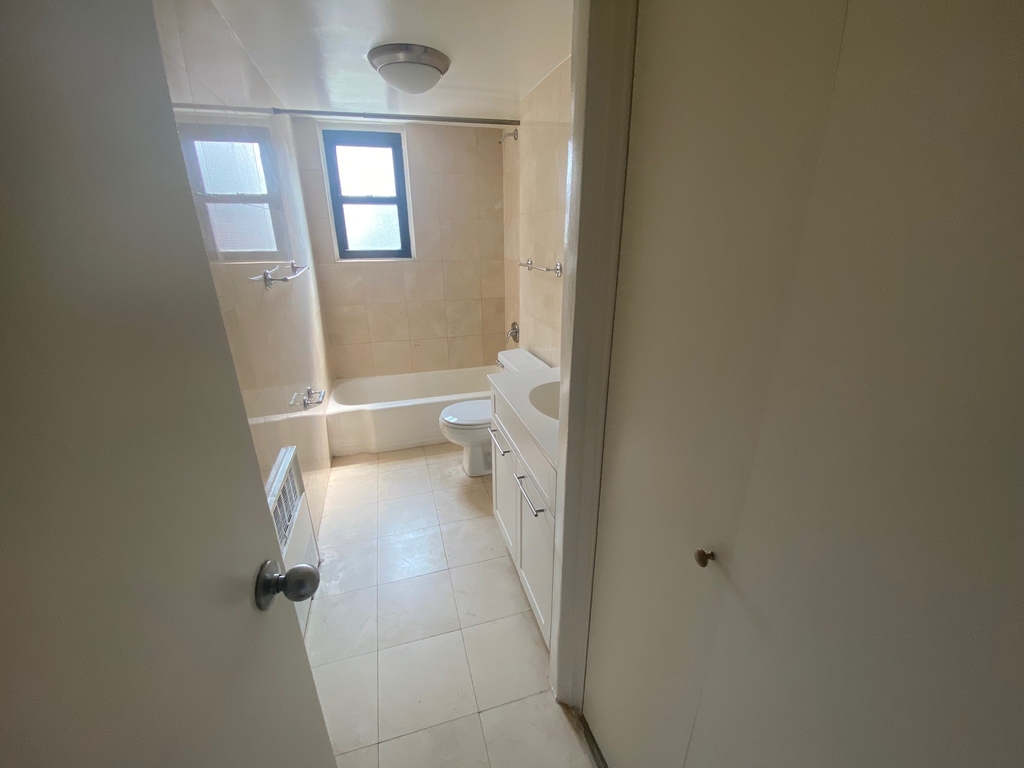 East 36th Street - Photo 6