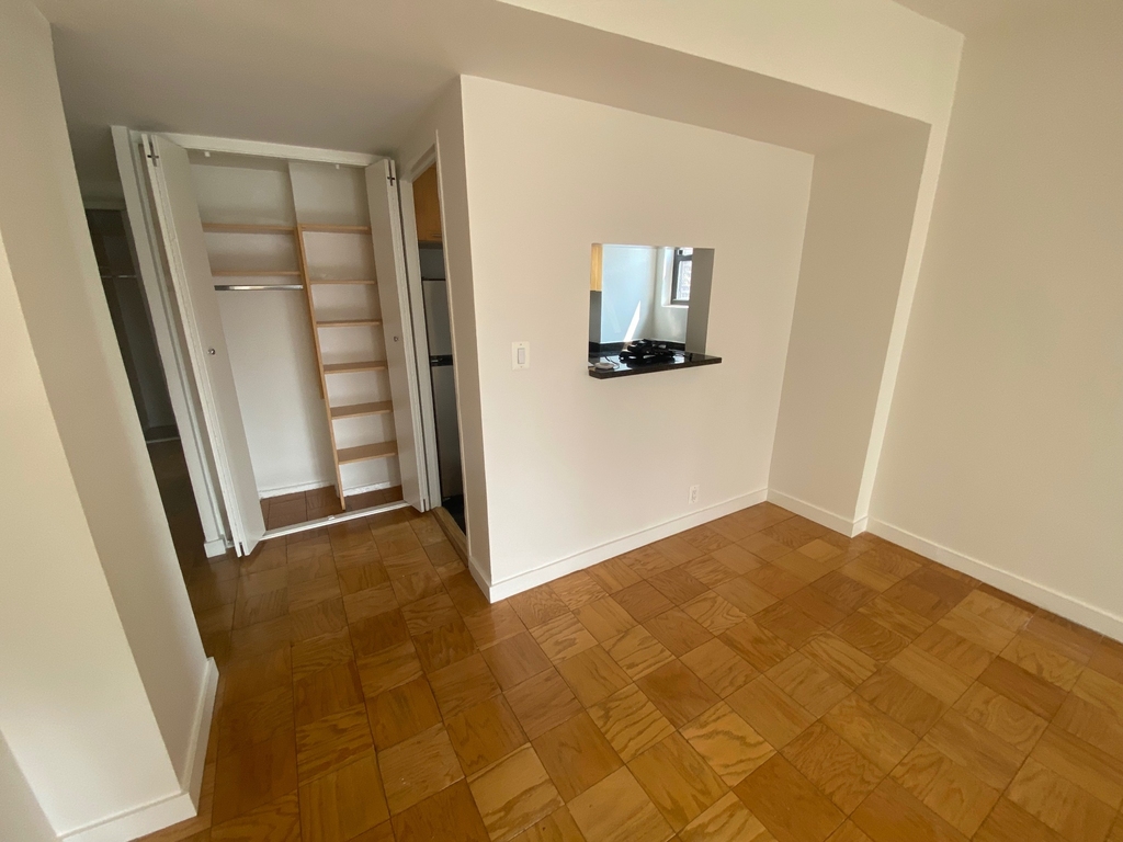 East 36th Street - Photo 3