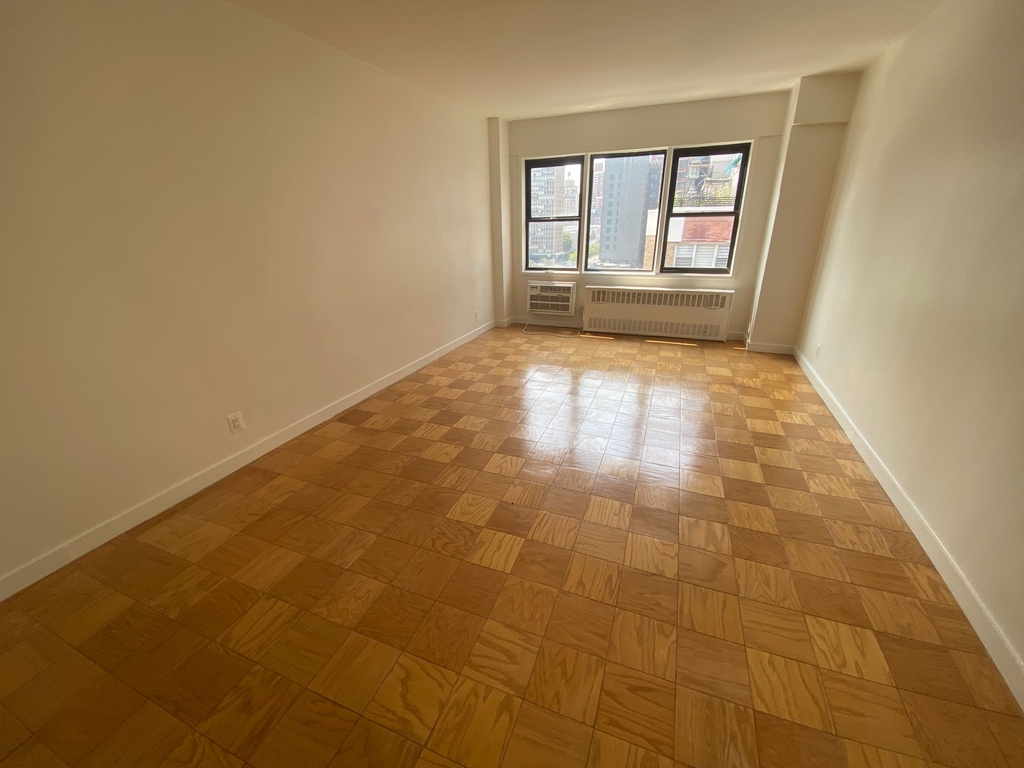 East 36th Street - Photo 0