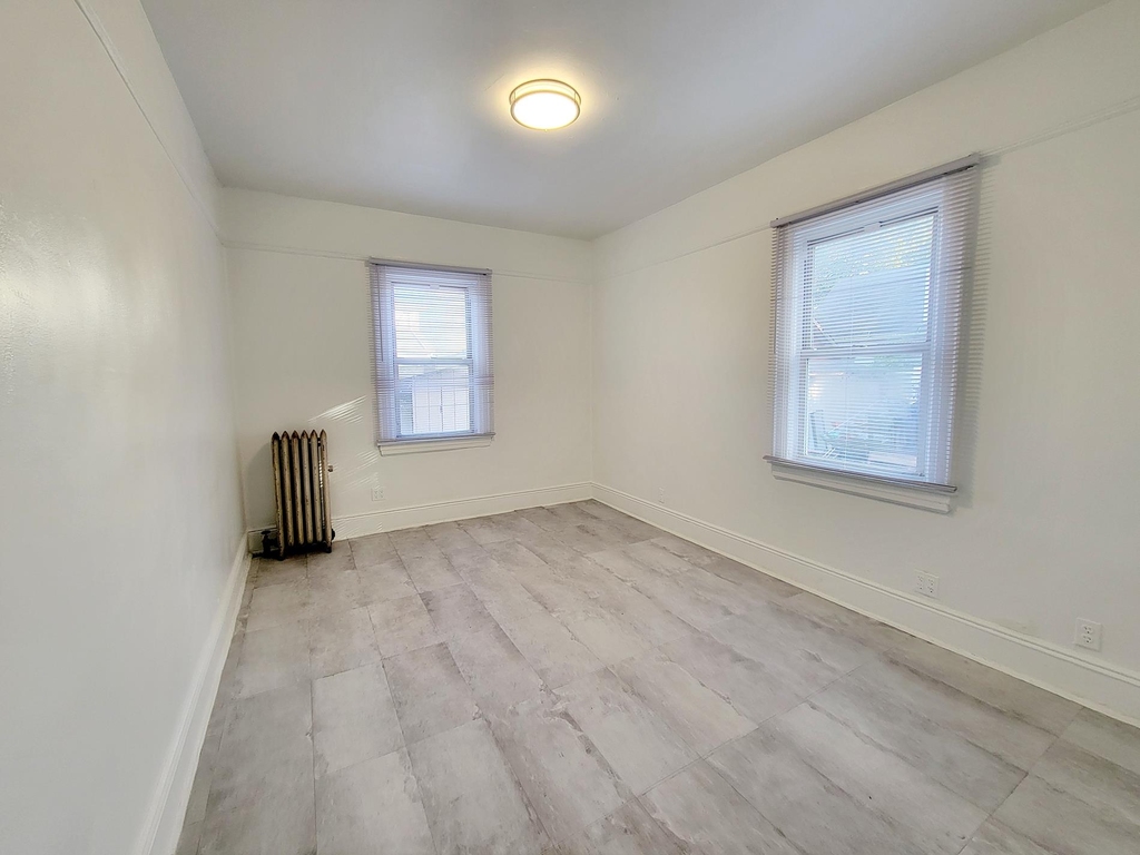 147-42 109th Ave - Photo 4