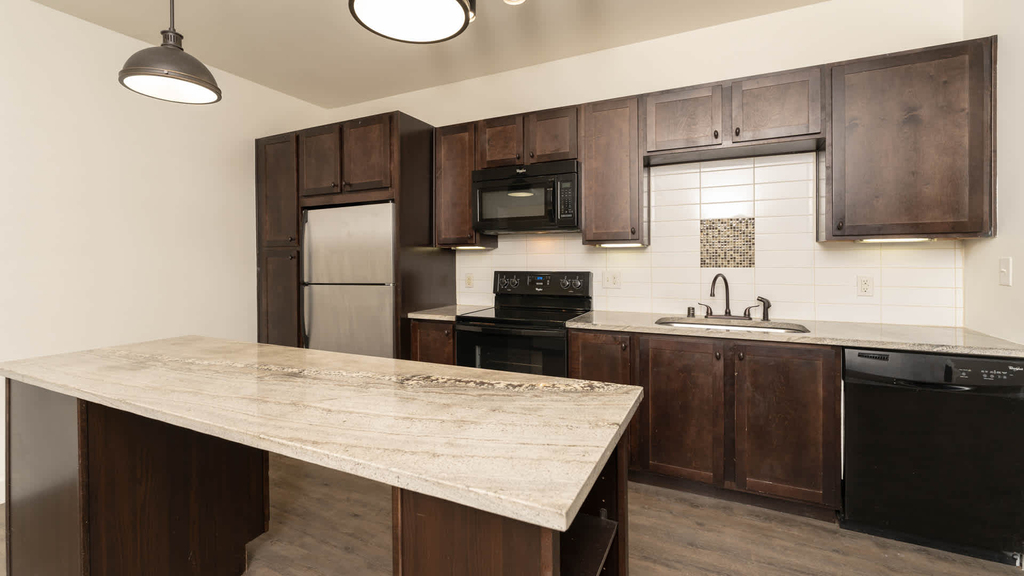 1111 S Main St - Photo 2