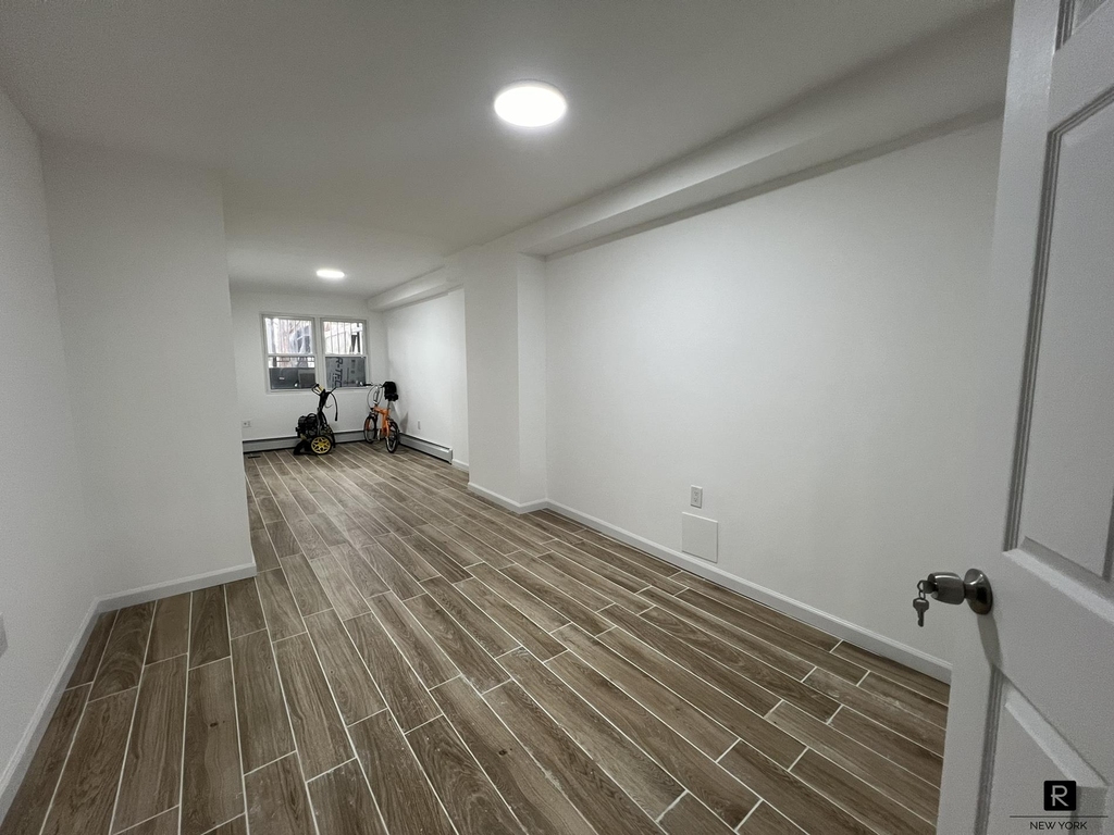 64-56 Austin St - Photo 8
