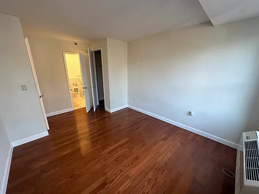 61 Village Road North - Photo 10
