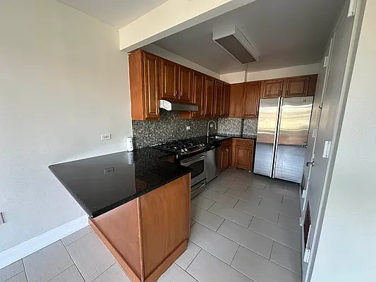 61 Village Road North - Photo 3