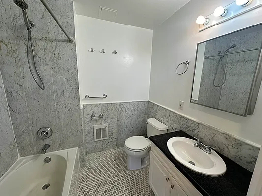 61 Village Road North - Photo 6
