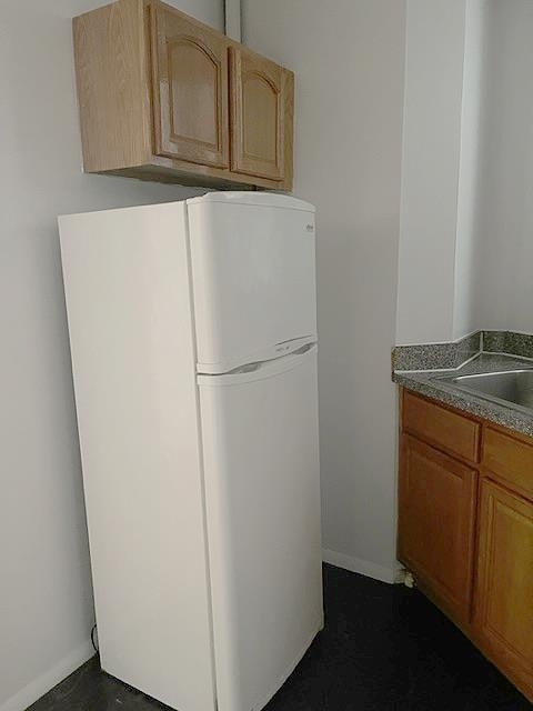 302 E 38th St - Photo 3