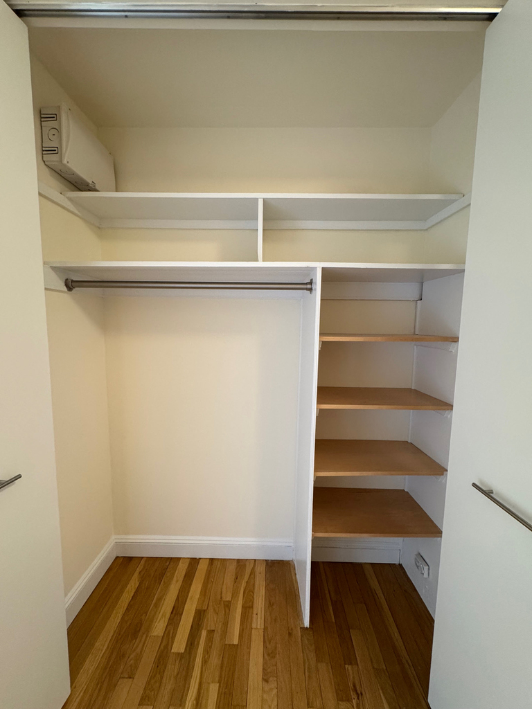 West 13th Street - Photo 6