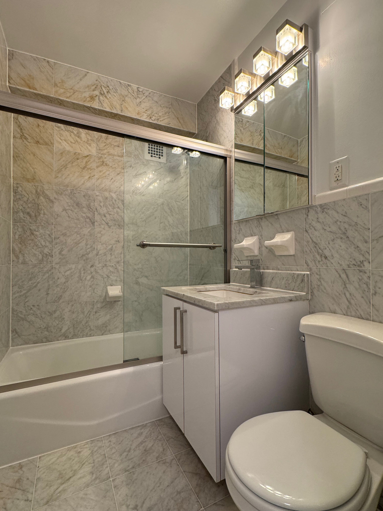 West 13th Street - Photo 5