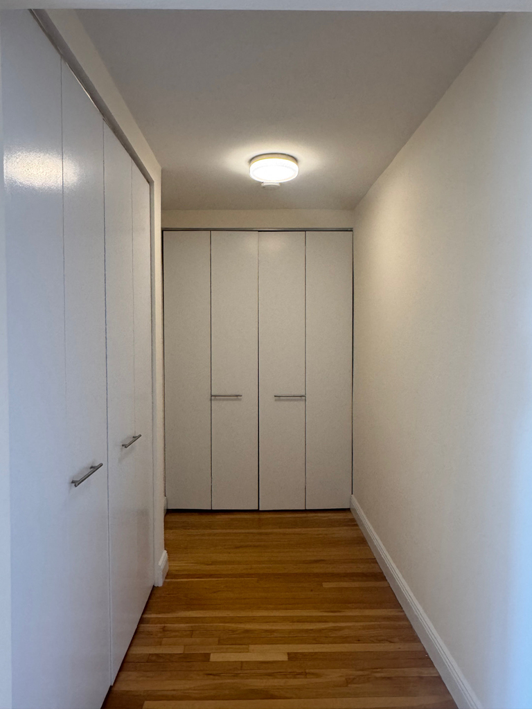 West 13th Street - Photo 4