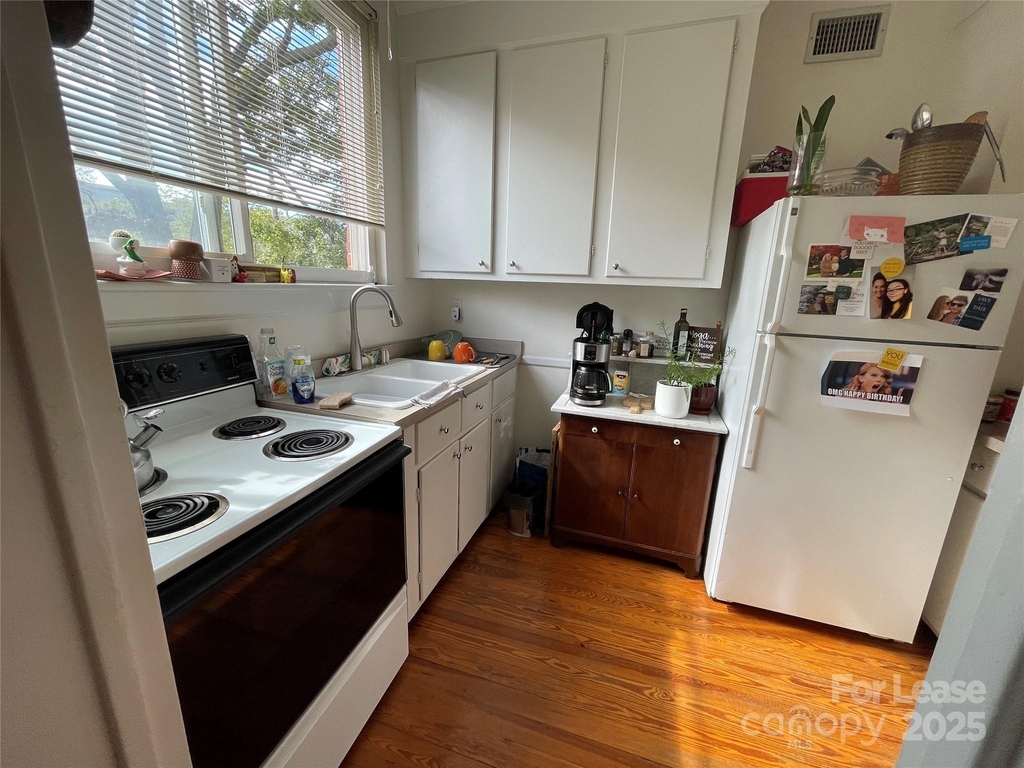 2513 Vail Avenue - Photo 6