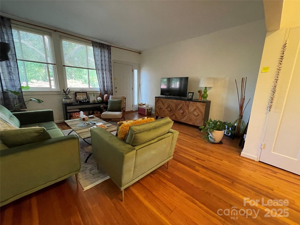 2513 Vail Avenue - Photo 5