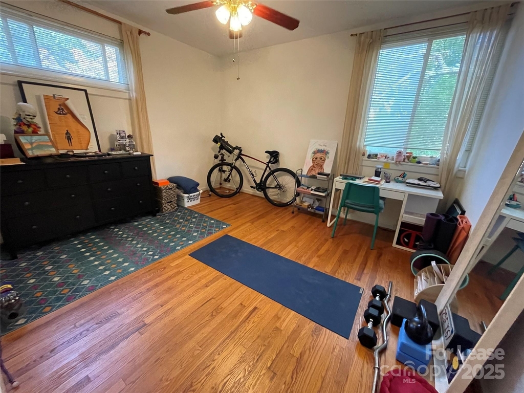 2513 Vail Avenue - Photo 4