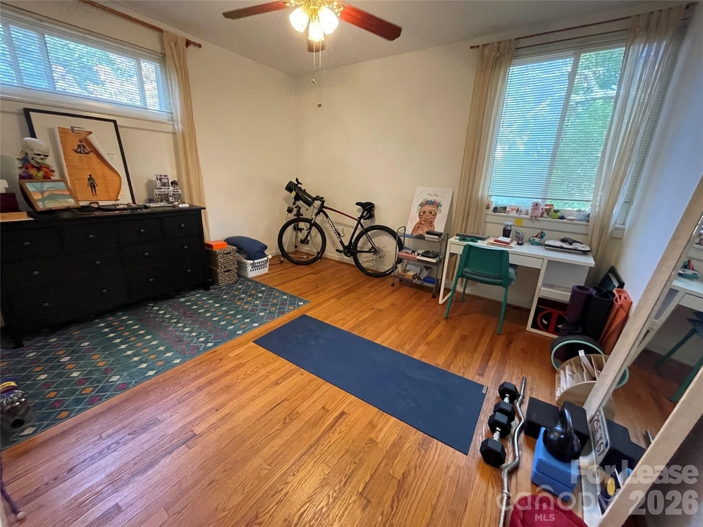 2513 Vail Avenue - Photo 4