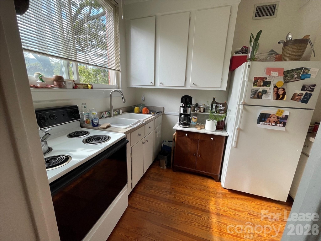 2513 Vail Avenue - Photo 6