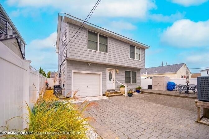 2302 Grand Central Avenue - Photo 0