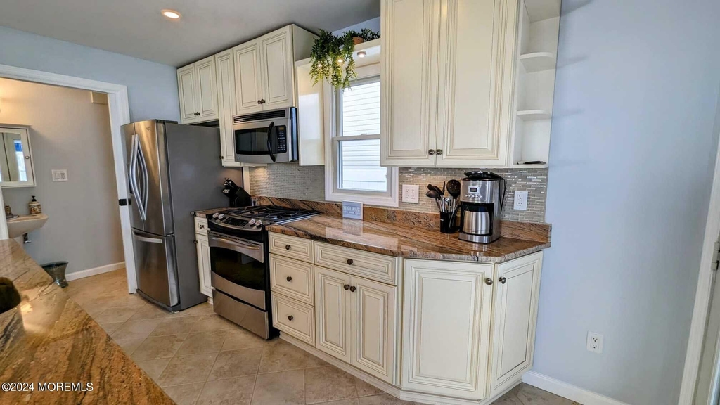 2302 Grand Central Avenue - Photo 5