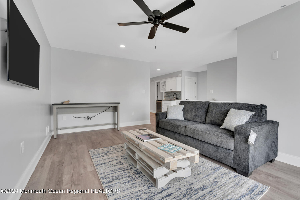 106 8th Avenue - Photo 4
