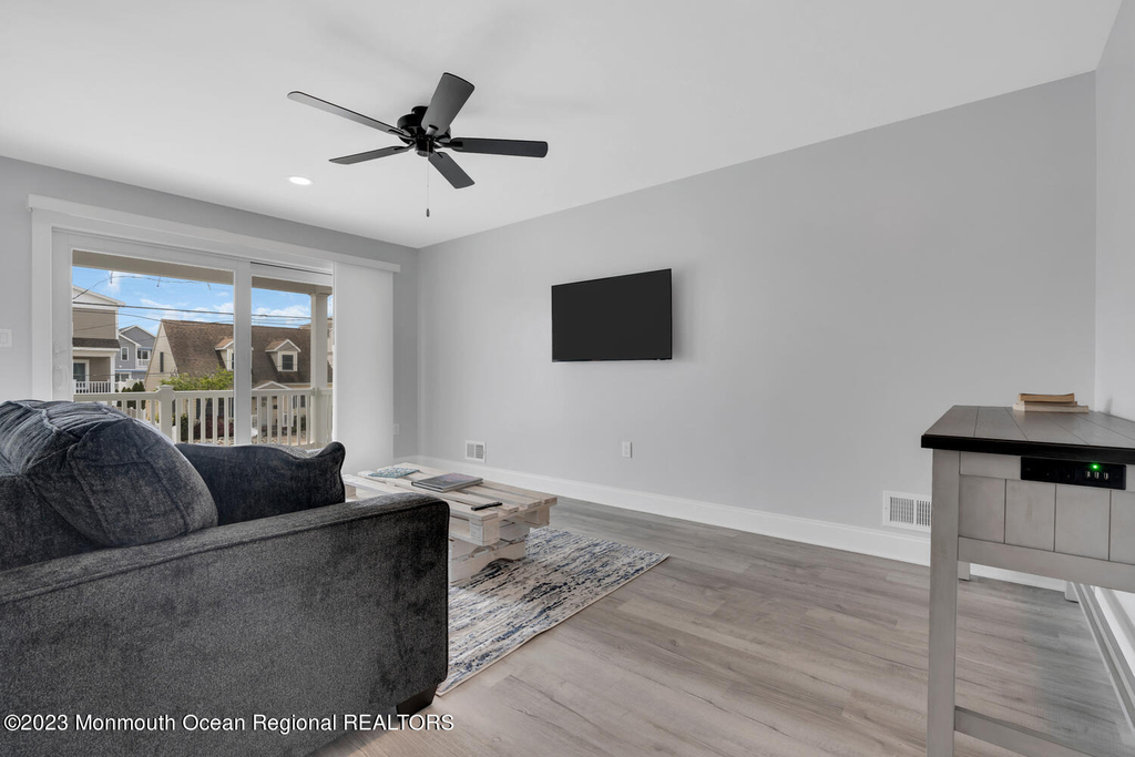 106 8th Avenue - Photo 5