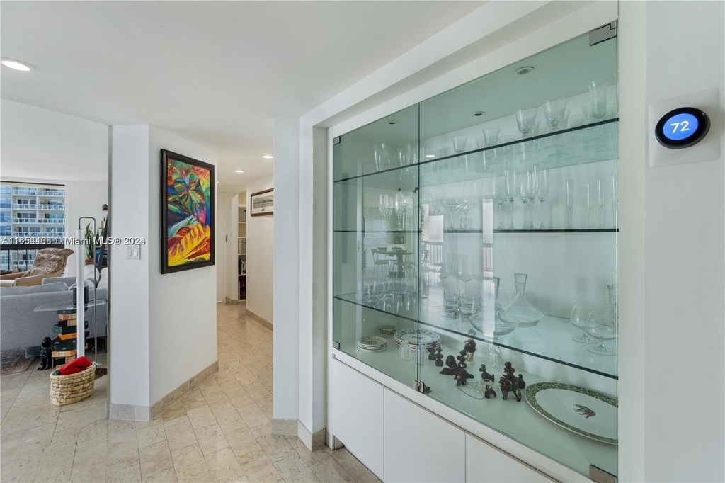 2333 Brickell Ave - Photo 2