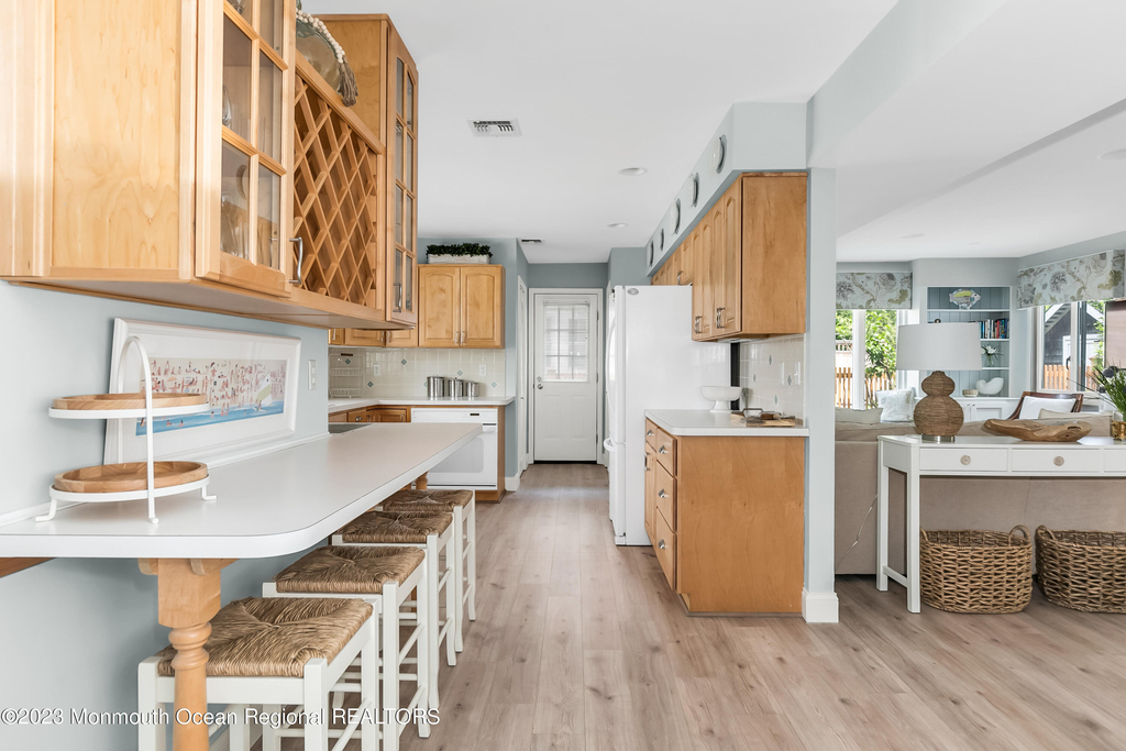 649 Main Avenue - Photo 5