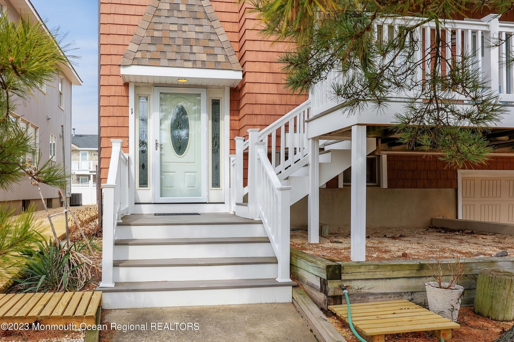 1 New Jersey Avenue - Photo 0