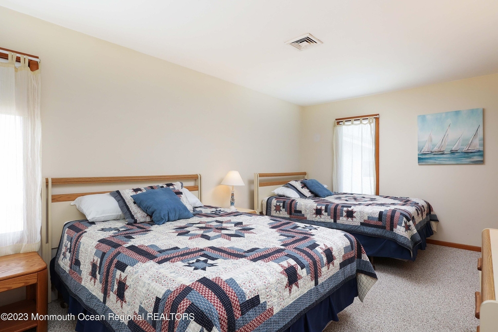 1 New Jersey Avenue - Photo 17