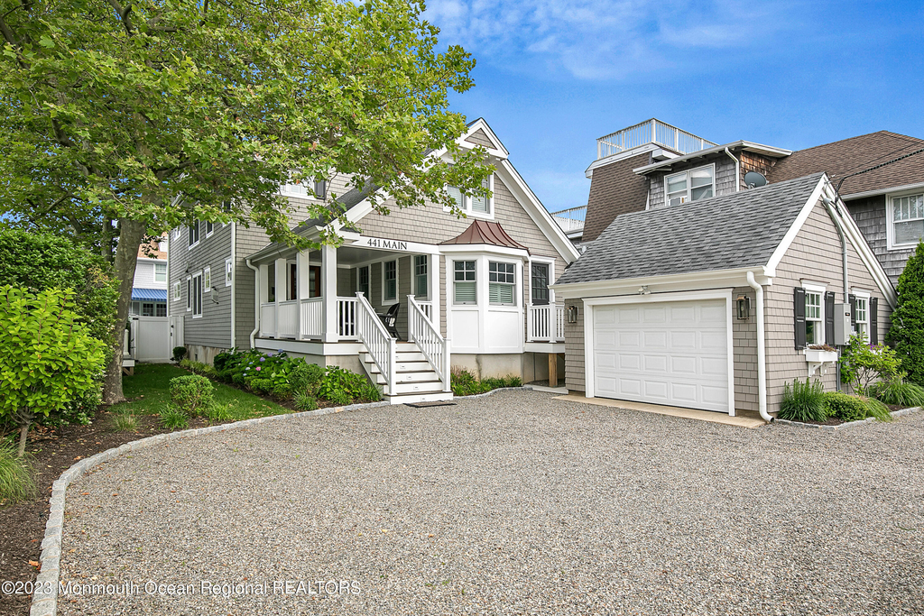 441 Main Avenue - Photo 2