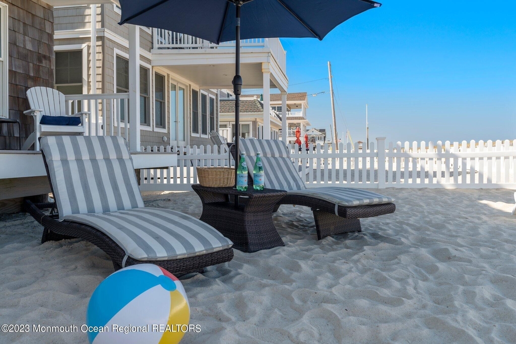 1404 Oceanfront - Photo 4