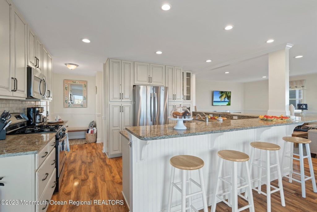 1404 Oceanfront - Photo 29