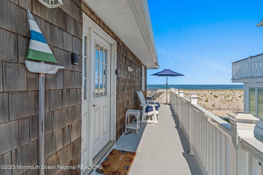 1404 Oceanfront - Photo 9