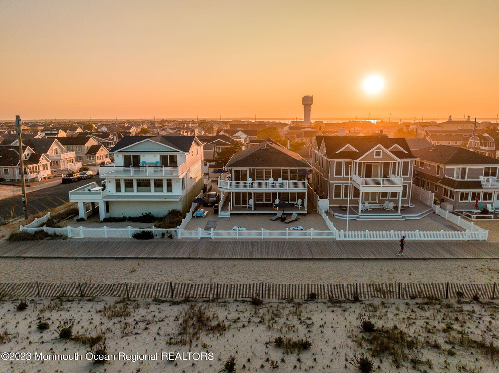 1404 Oceanfront - Photo 2