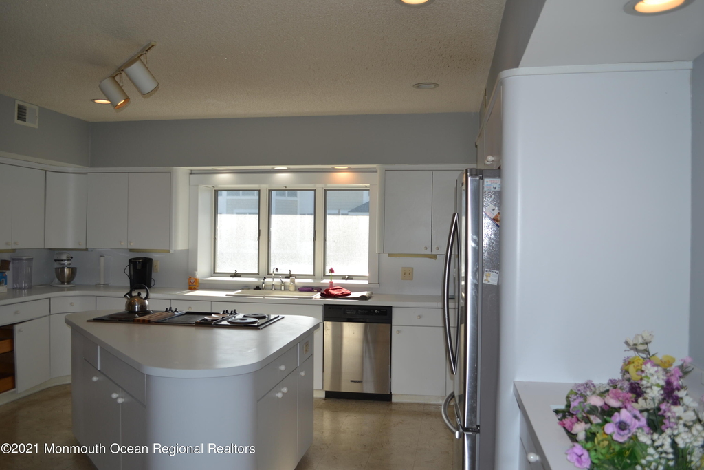 106 Oceanfront - Photo 8